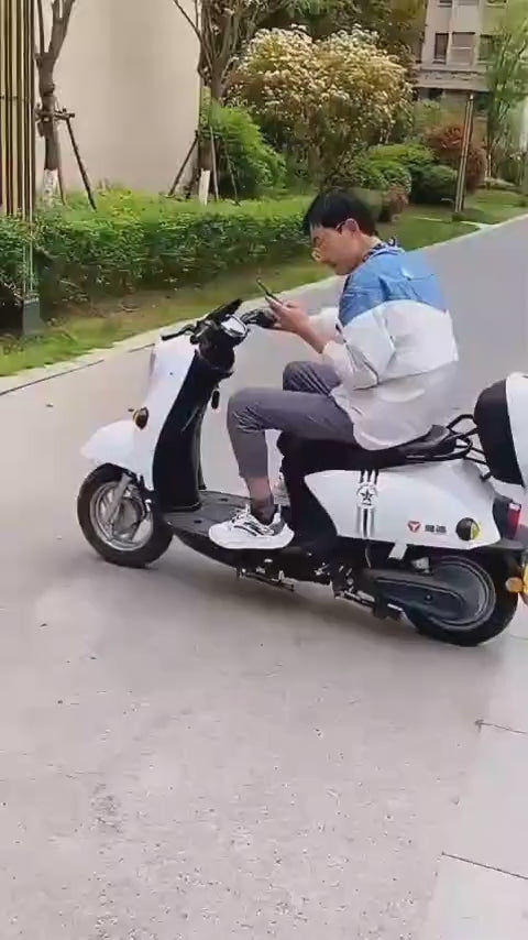Waterproof 360° Rotatable Motorcycle & Bicycle Mobile Holder.